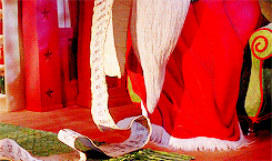 aesthetictales:Making Christmas, making Christmas, la la laIt’s almost here and