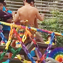   Alfonso Herrera &amp; Miguel Ángel Silvestre - São Paulo Gay Pride Parade