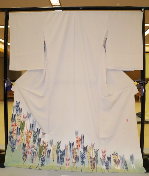 The 47th Kaga-Yuzen New Works CompetitionVisiting kimono &ldquo;Yabane&rdquo; by Shuichi Yok
