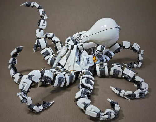 fhtagn-and-tentacles: LEGO MECHANICAL CREATURES by Mitsuru Nikaido