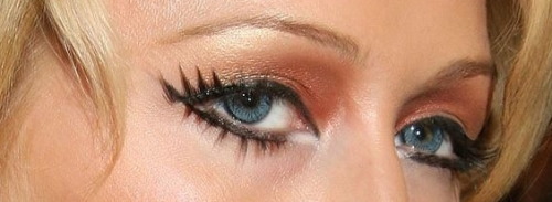raunchily:2000s Paris Hilton eye makeup looks