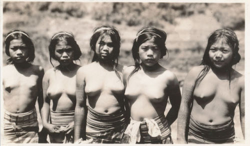 Porn Igorot Girls. 1938.   Via Eduardo de Leon. photos