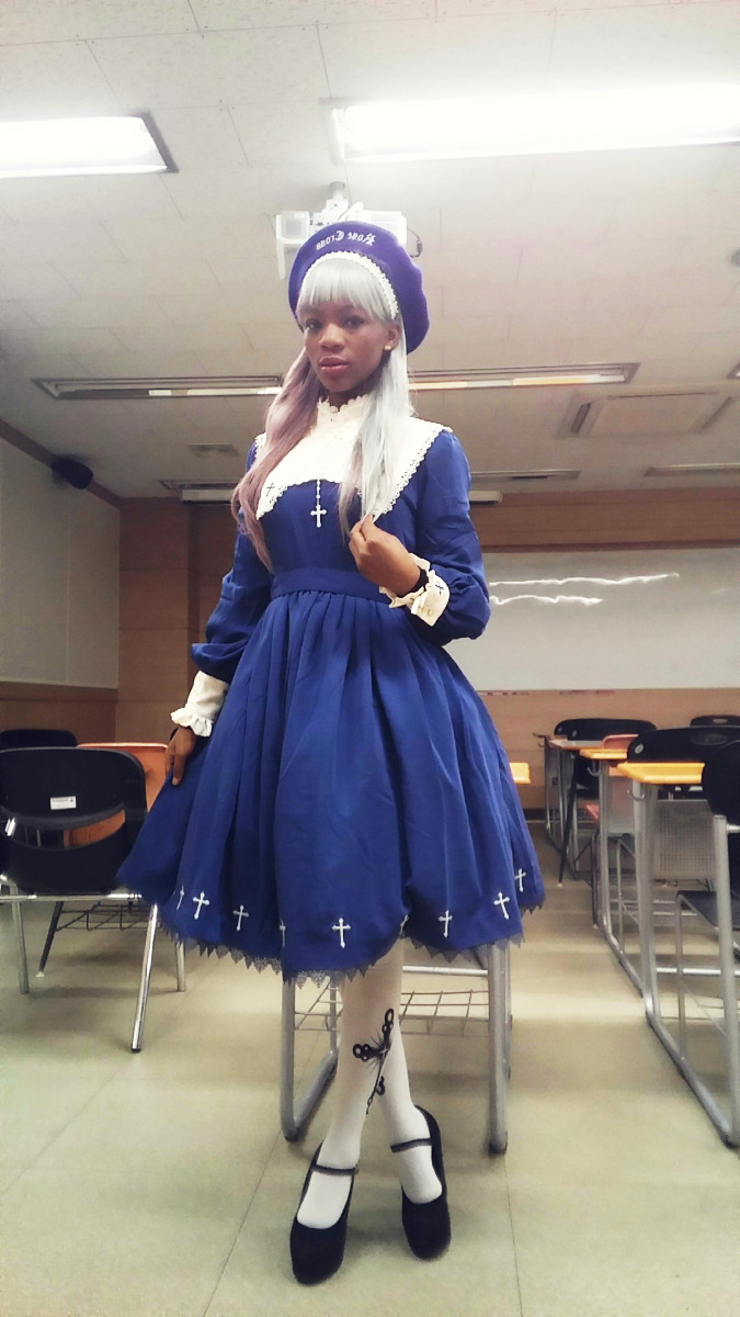 tianamira:  Day in the life: Lolita elementary school teacher. Church and Korean