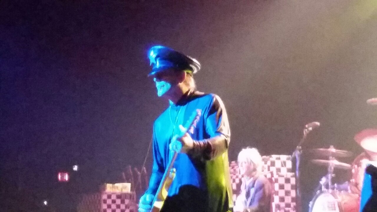 pim2:  Cheap Trick Rosemont Chicago, IL 6-20-14 