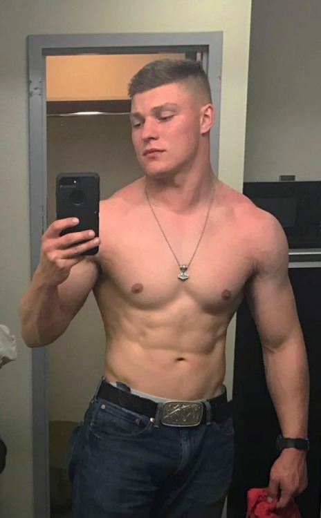 jarheadtamer:Still best in uniform.