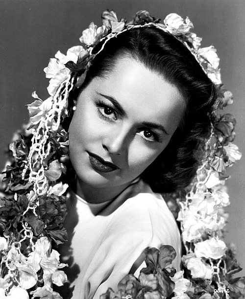 meganmonroes:Olivia de Havilland in 1946.