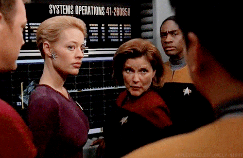 yehrin: lonely-night:Janeway/Seven - 7x25 “Endgame” They just openly gayze at each other.