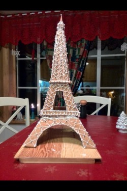 royalblackpirate:  piccolowasablackman:  supernorwegian:  supernorwegian:  My cousin made the the fuckin gingerbread Eiffel Tower. Dead. I am dead  Appearantly it wasn’t hard enough for him so he made the freaking Taj Mahal oh my fucking god    tell