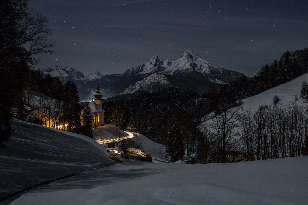 sapphire1707:  Fullmoon Night | by Walter_Hirzinger_Photography | http://ift.tt/1yXSGCJ