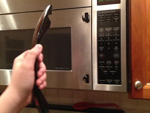 eredar: raindrops-on-radishes:  eredar:  I just wanted to use the microwave  Put it back quietly, go