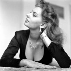 wehadfacesthen: Sophia Loren, 1954