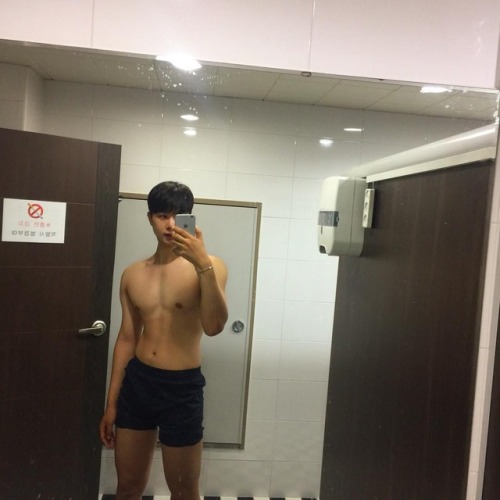 korean-boys:www.instagram.com/___vanta