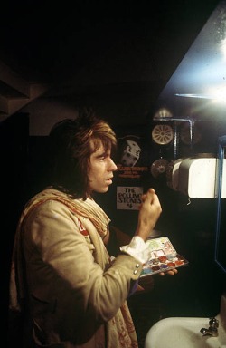 thisaintnomuddclub:  Keith Richards backstage