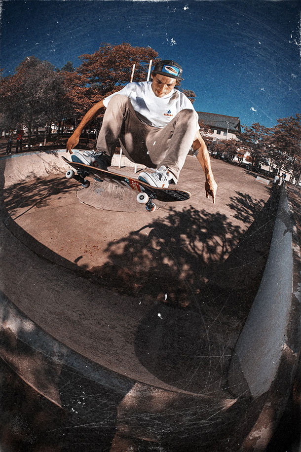 l0ngboardz:  juicehandc:  Andrew Brophy - frontside nollie  ♪ 