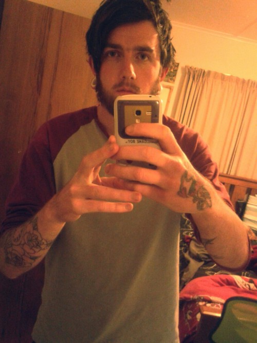 clicheheartache:  Selfie time 