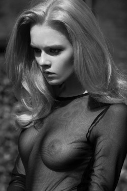 formesdelabeaute:  Milena Zuchowicz by Sebastian Cviq 