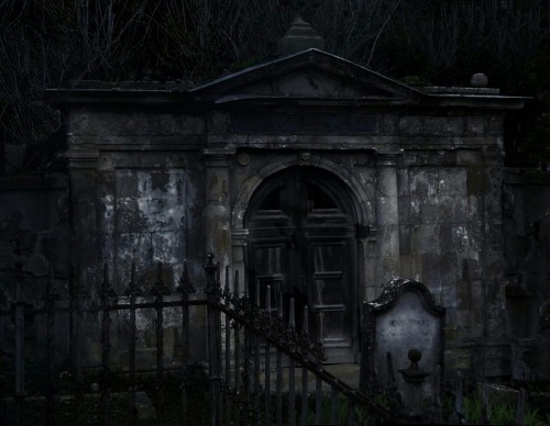 gothic-culture:Old tomb in Hajongard Cemetery, Cluj-Napoca, Transylvania~