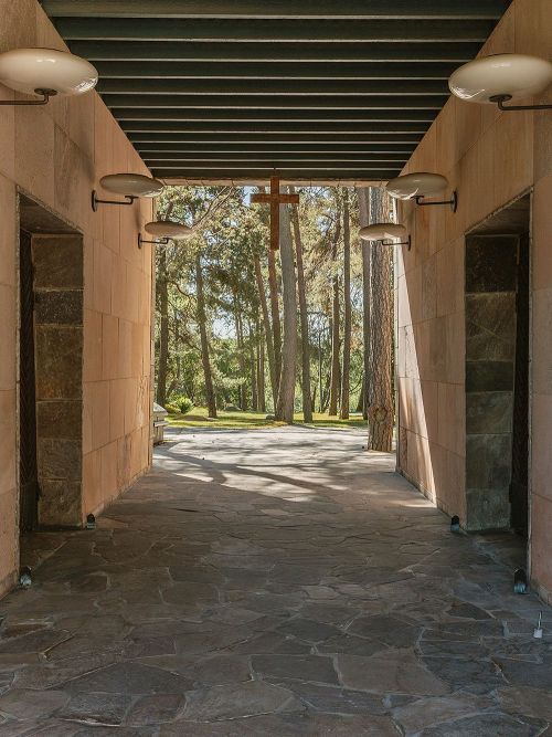 Resurrection ChapelTurku • FinlandAmidst the tumult of the Second World War, architect Erik Bryggman