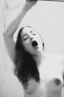 vollschoen:  genuineporcelain:  Jillian Clark