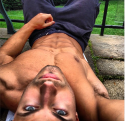 mikeandothergods:  Can’t find a cheese grader…can I use your abs