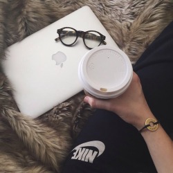 thats-so-acaciabrinley:  acacia:“Morning ☕️