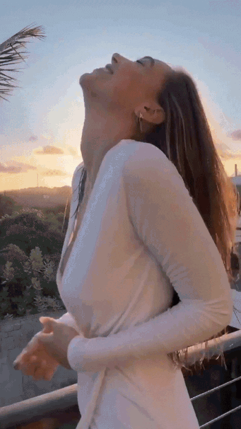 thevirtualharem:  Alexis Ren