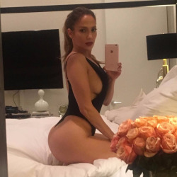 celebgoodies:  JLO  http://celebgoodies.tumblr.com