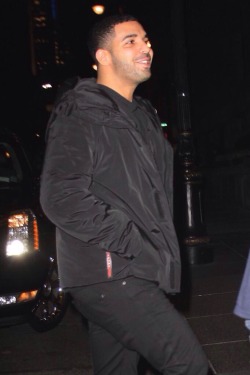 drizzydrehk:  Drake heading to Mercer Kitchen in NYC (11/6) 