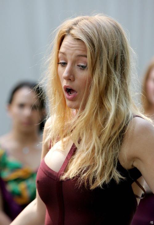 baddestbitchesglobal:  Blake Lively