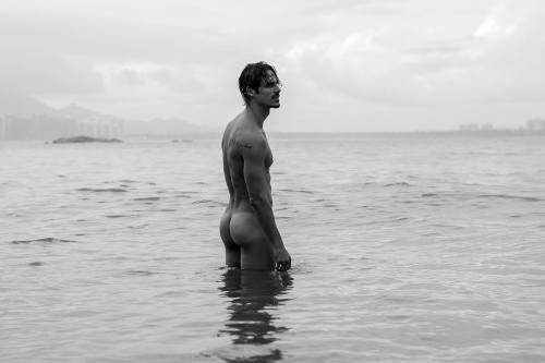 foto-maniac3:    Romulo Gastmann photographed by  Sergio Baia     