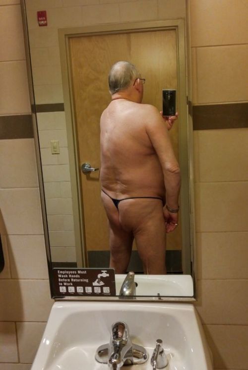 sphincterfeeder: I L O V E Old man asses! So tasy and musky! SMELL THE RAINBOW! SnifffFFF!