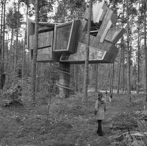 arqsa:  archatlas:  Interacciones Dionisio González  (via TumbleOn )