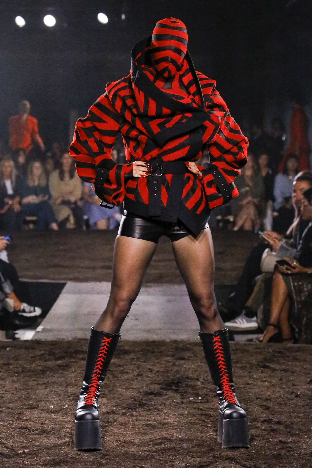 yeah-yeah-beebiss-1:  therudecouture: Gareth Pugh Spring 2019 Women’s collection