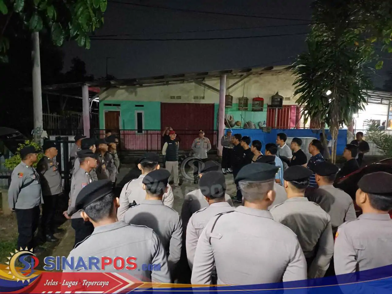 Kapolsek Klari Pimpin Pengamanan Kegiatan Abdi Nagri Nganjang yang Dihadiri Gubernur Jabar