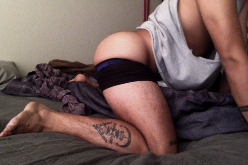 urm0ms-chesthair:Feeling myself so much lately ✨