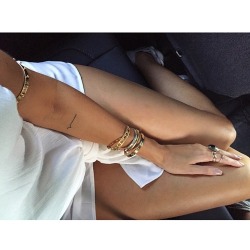 world-ethnic-beauty:  Image via We Heart It #fashion #girl #girly #gold #outfit #streetstyle