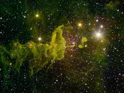 just&ndash;space:Meanwhile: 10,000 light years away a A Space Spider watches over young stars js