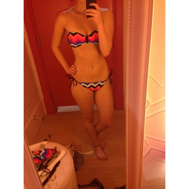 insta-selfie:  #selfie #changingroom #dressingroom #fittingroom #bikini #mirrormonday