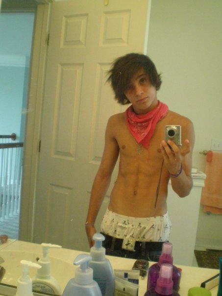 kylegver4:  http://KylegVer4.tumblr.com/