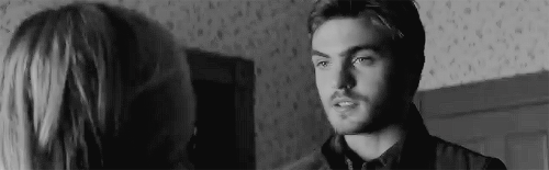 tdcat: Alex Roe as Evan in the 5th wave trailer
