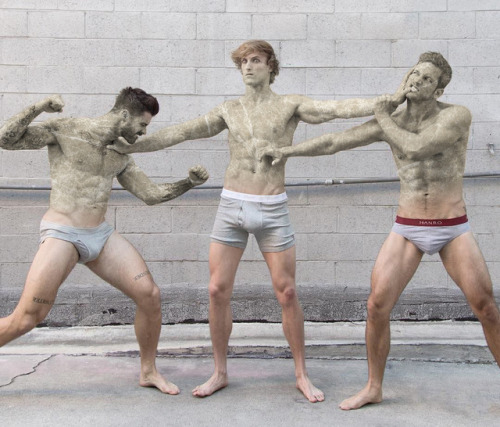 melinda-hargreeves:elementalearth123:datnuzlockeblog: I’m not an expert on hands but drawing m