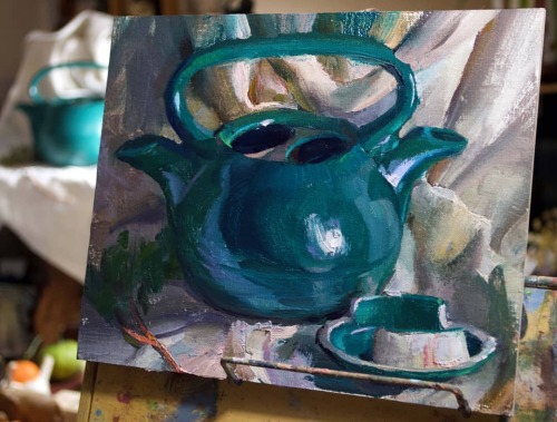 Day 25 #stradaeasel challenge Here&rsquo;s another teapot portrait, this time with flowing drapery!