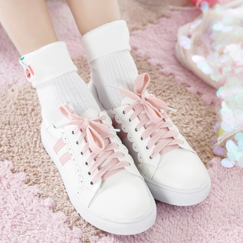 hyokko: Sweet Lace Up White Sneakers // Youvimi Use “hyokko” for a 10% off your purchase