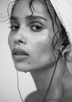 bwgirlsgallery: Zoe Kravitz by Zoey Grossman