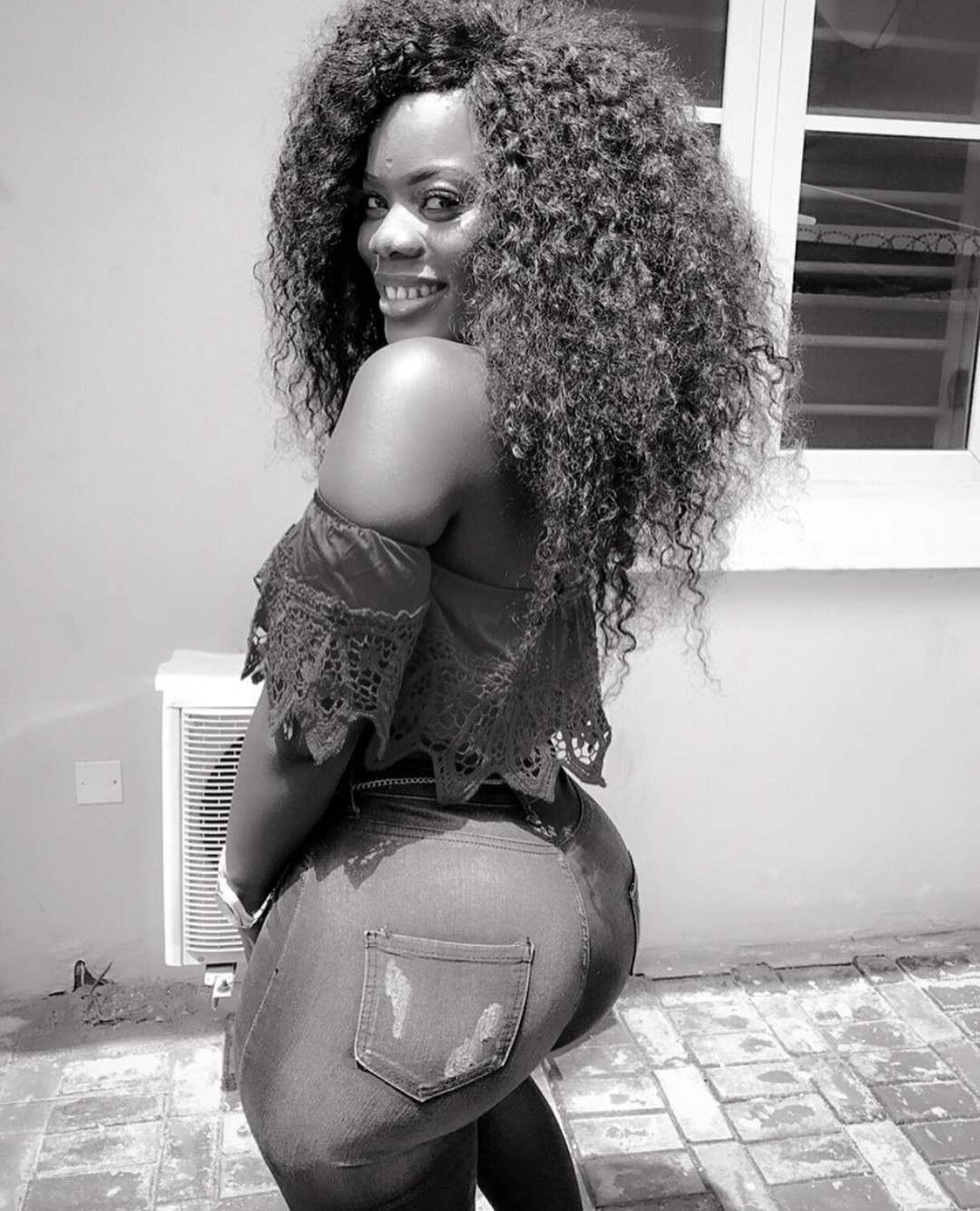 kingjazziedad:  BigRound. DeliciouslySexy. CurvyLicious Mami. Ms Nubian_Goddess 💛🧡💙