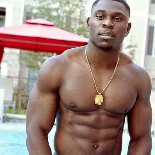 Love a handsome chocolate man #dontyou #sexymalez www.instagram.com/p/Br9z9H_Hei_/?utm_sourc