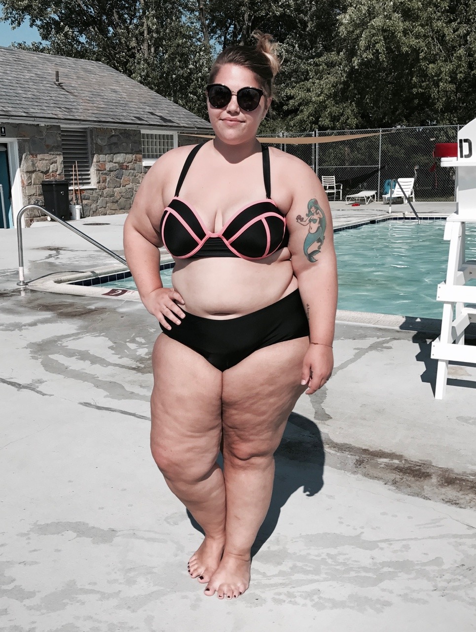 fatqueerstyle:Happy Saturday Fat Babes 👙  Smokin hot