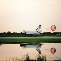 humanoidhistory:  The Space Shuttle Columbia comes in for a landing at the Kennedy Space Center, 17 July 1997. (NASA)