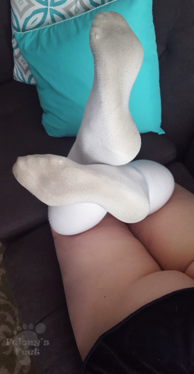 felonysfeet: request for white knee highs from @khsd877. Bummed the sunlight washes out how filthy t
