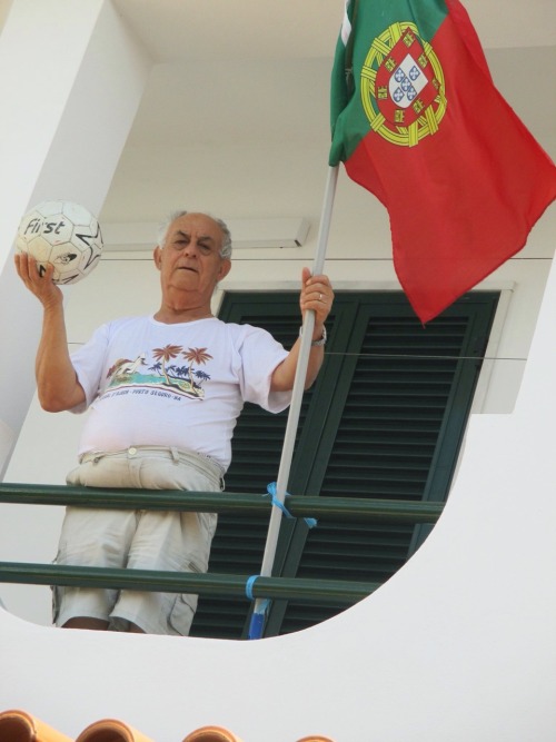 gereontofilo: oldispassion: alfredo55fan:  amosenhoresdeidade: Viva Portugal  Bellisimo abuelo, ador